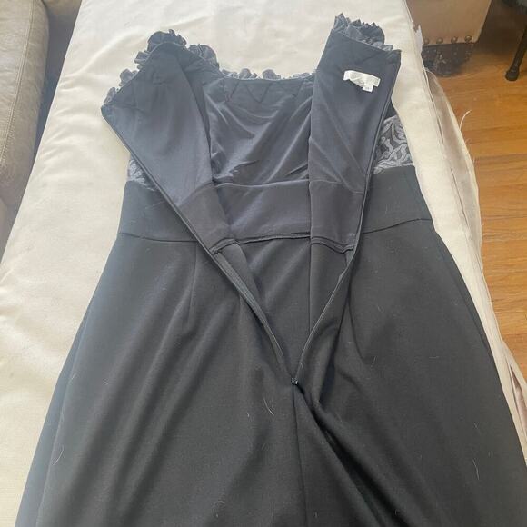 London Times Ruffle-Neck Cap-Sleeve Gray/Black Floral-Top Sheath Dress - Picture 9 of 11